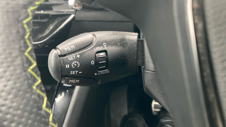 Peugeot 208 1.2 PureTech 100 GT Line 5dr EAT8 Petrol Hatchback